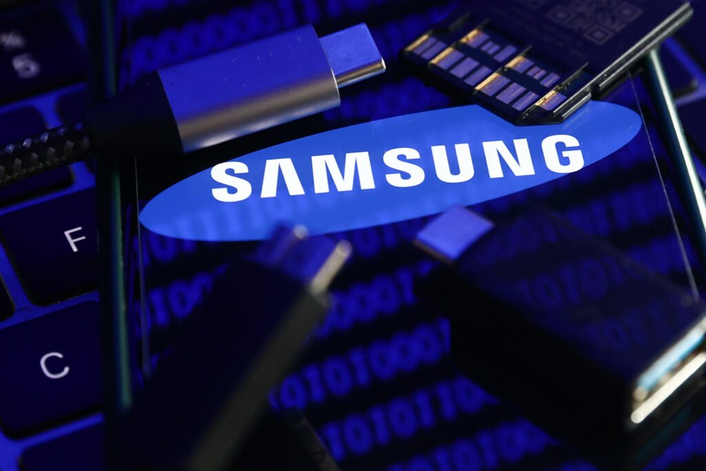 Samsung, Tesla ile yaptığı 16,5 milyar dolarlık çip anlaşmasıyla çip üretiminde küresel konumunu güçlendiriyor.