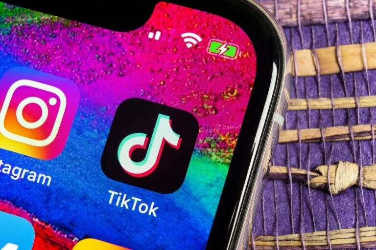 Zuckerberg Yine Aşırdı: TikTok’un Canlı Yayın ile Satış Özelliği Instagram’da