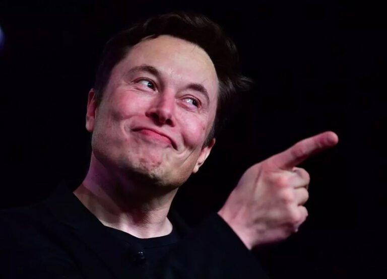 Facebook kullanmayın demişti: Elon Musk’ın bir hayran sayfası doğrulandı