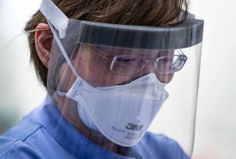 Çin’den Covid-19 Dedektörü Maske