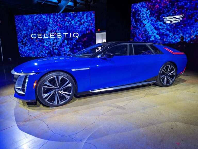 300.000 Dolarlık Cadillac Tanıtıldı!