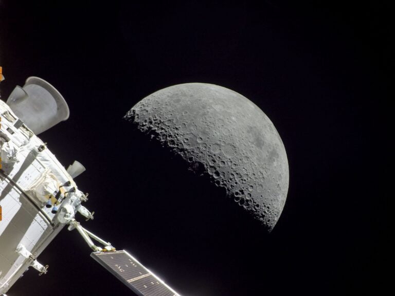 NASA, Yüksek Çözünürlüklü Ay Görüntülerini Paylaştı