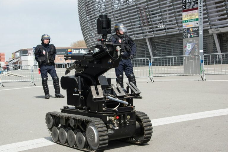 Şüphelilerin Öldürülmesi İçin Uzaktan Kumandalı Robotların Kullanımı Onaylandı