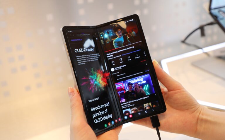 Samsung, 360 Derece Katlanabilen Yeni Prototipini Görücüye Çıkardı!