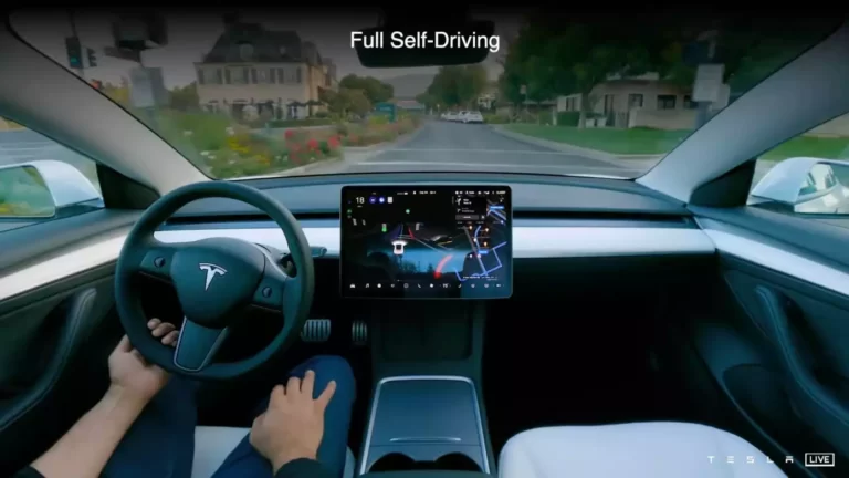 Musk Tesla’yı Kendi Kendine Sürüyor Gibi Göstermiş!