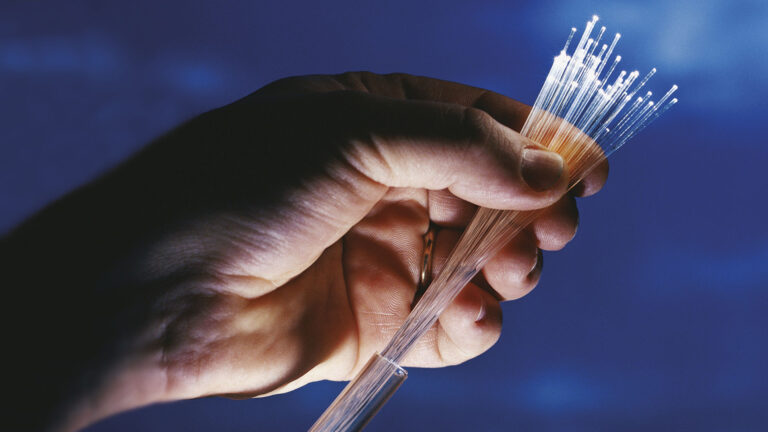 Fiber Optik Kablolar Sizi Depreme Karşı Nasıl Uyarabilir?
