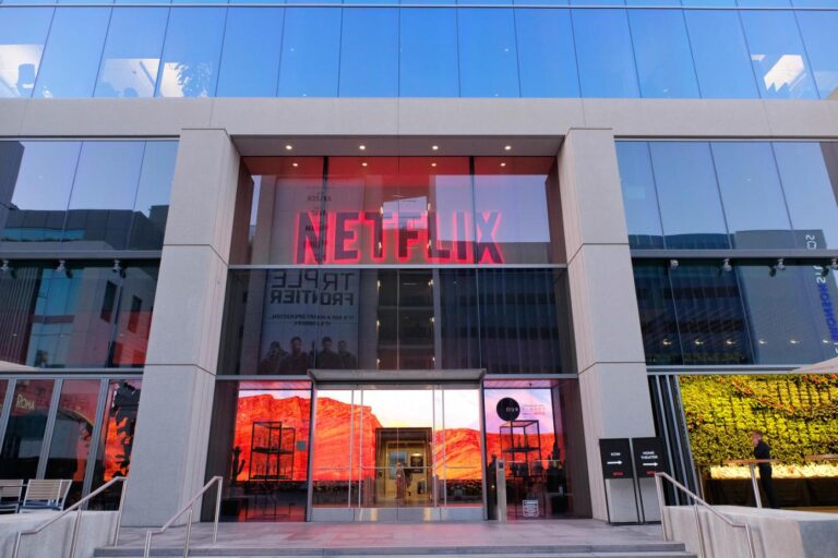 Netflix, Dizilerine ve Filmlerine Daha Fazla Elektrikli Araç Ekleyecek!