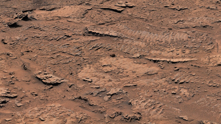 NASA’nın Mars Keşif Aracı Curiosity Mars’ta Dalga İzleri Buldu