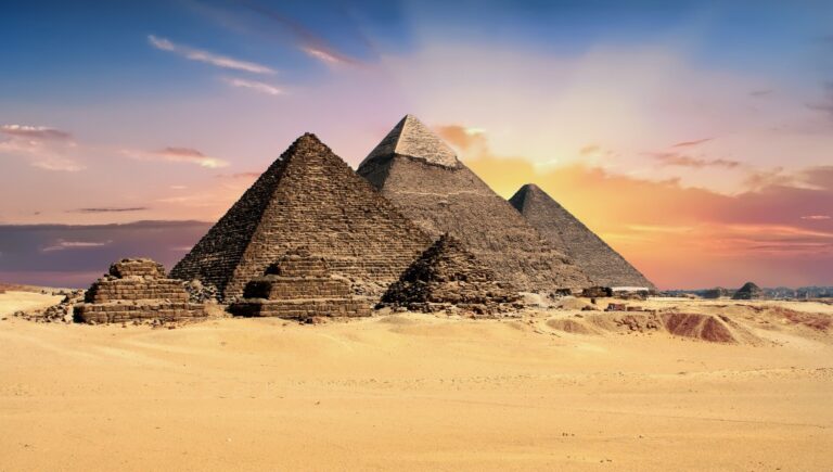 Giza Piramidi’nde Gizli Bir Geçit Keşfedildi!