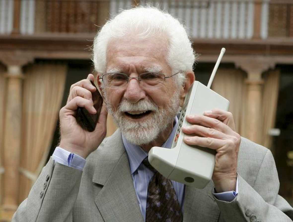 Martin Cooper Penemu Handphone1