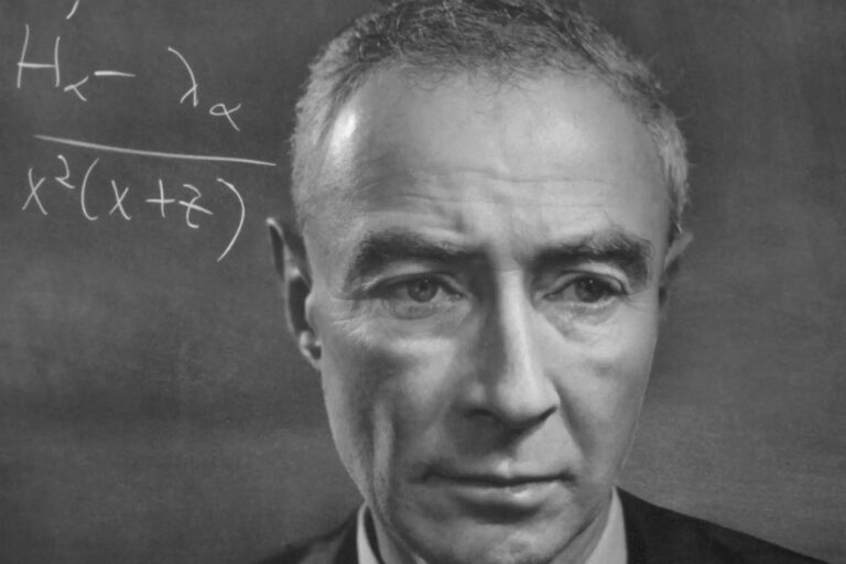 Atom Bombasının Mucidi: Oppenheimer