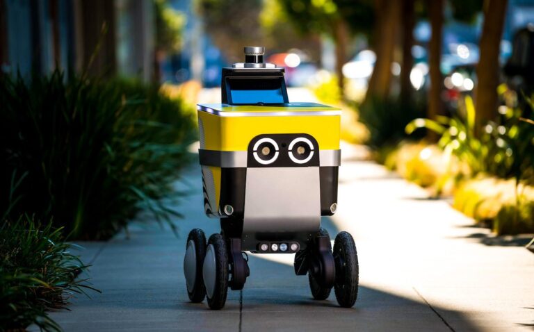Uber Eats Binlerce Teslimat Robotu ile Servise Hazır