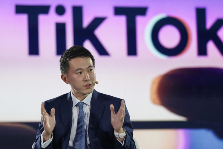 TikTok, Ünlülerin ve Politikacıların Kişisel Bağlantılarını İfşa Etti 