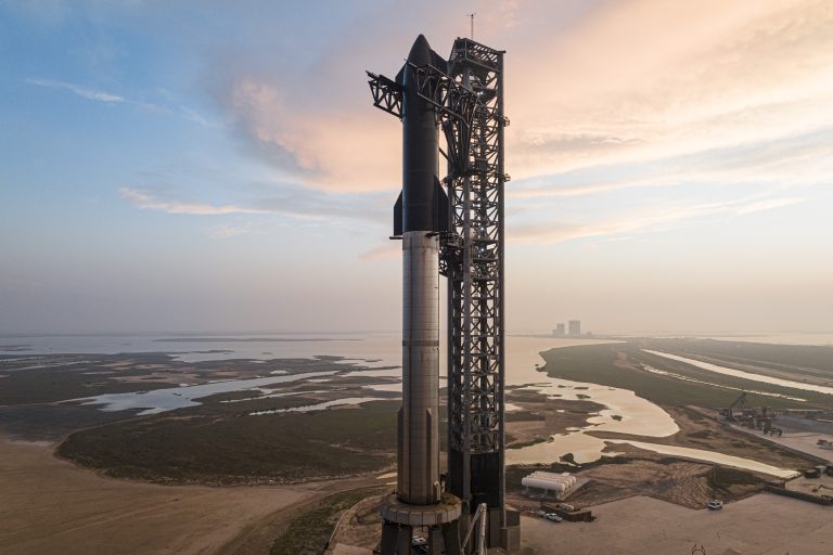 İnsanlık Tarihinin En Güçlü Roketi Olan Starship’i Fırlatmak için Son Aşamalara Gelindi