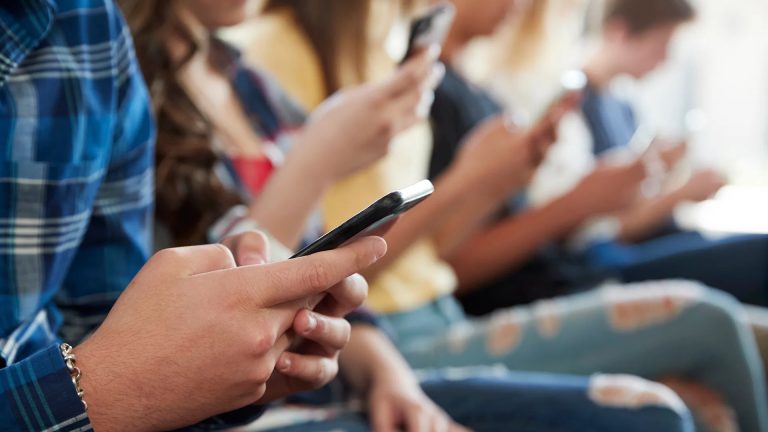 Telefonlar Öğrencileri Aptallaştırıyor mu?