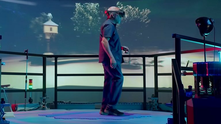 Disney’in Yenilikçi VR Koşu Bandı Sınırsız Sanal Gerçeklik Deneyimi Sunuyor