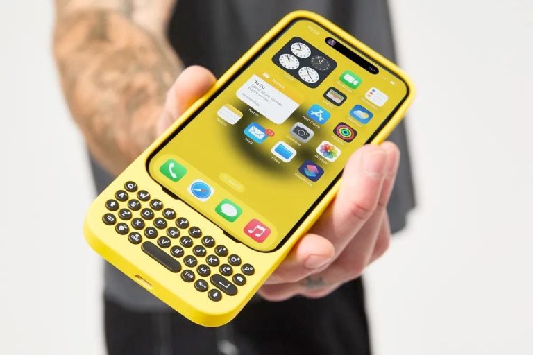 iPhone için Klavyeli Kılıf Geliştirildi