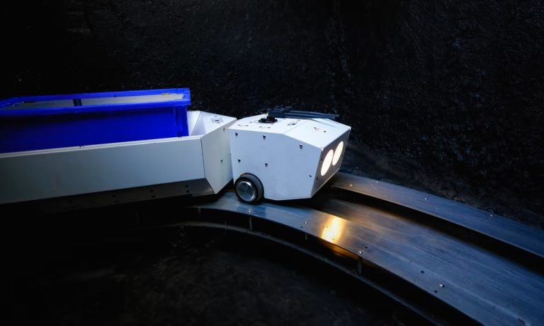 Dünyanın İlk Yer Altı Otonom Robot Teslimat Sistemi Hizmete Açıldı