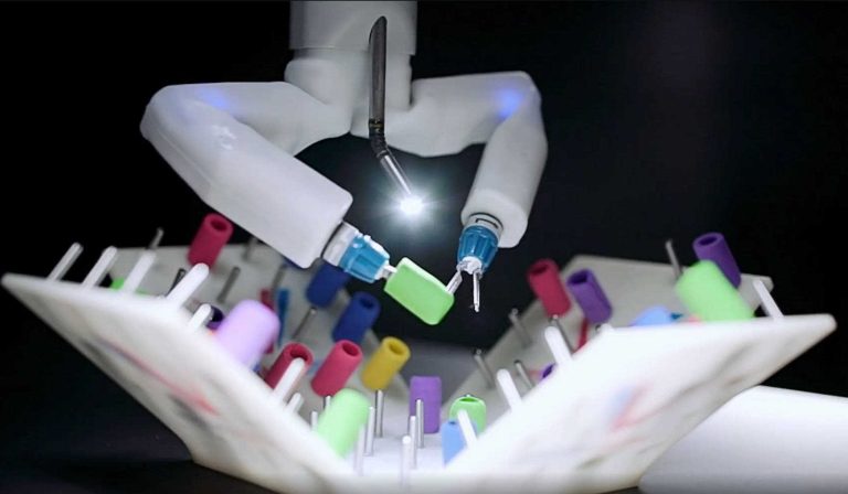 Uzayda Tıbbi Atılım: Astronotlar, Robot Cerrah ile Ameliyat Edilebilecek