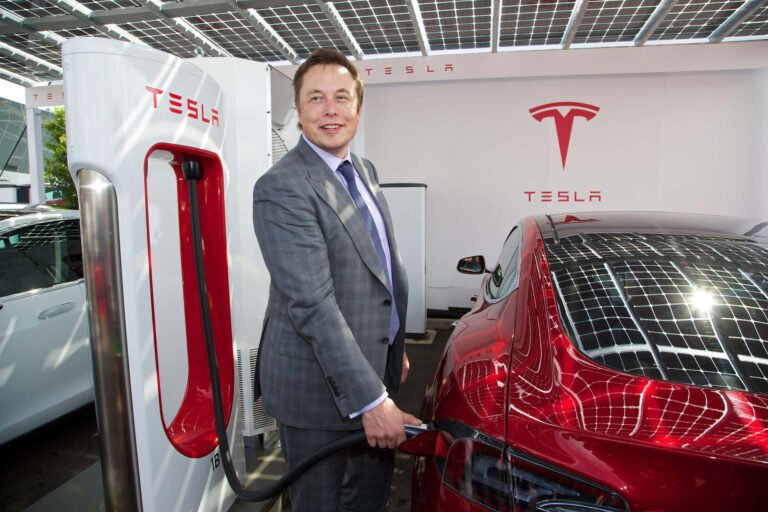 Elon Musk, İşten Çıkardığı Bazı Personelleri Geri Çağırıyor