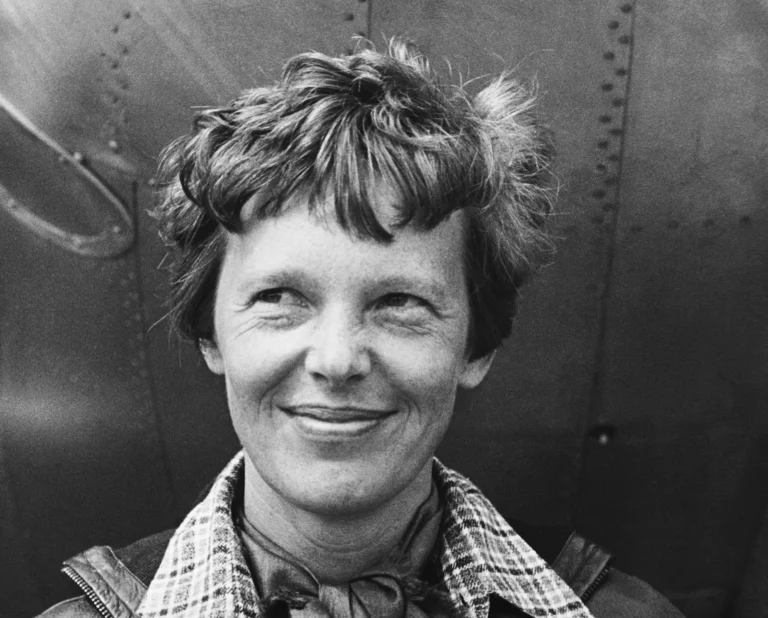 Amelia Earhart: Gökyüzünün Kraliçesi ve Efsaneleşen Kayboluşu