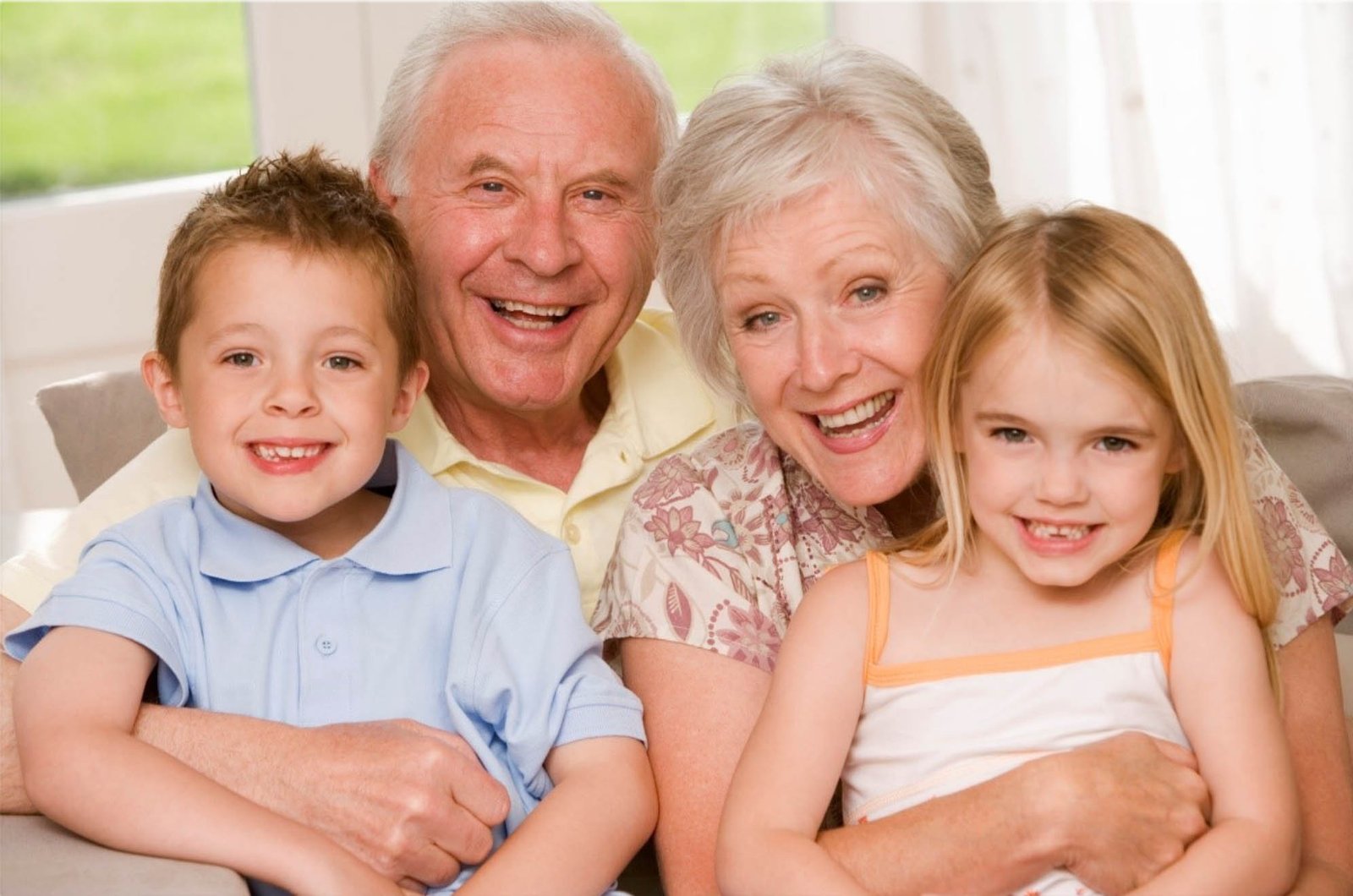 LOS ABUELOS Y SUS NIETOS copia