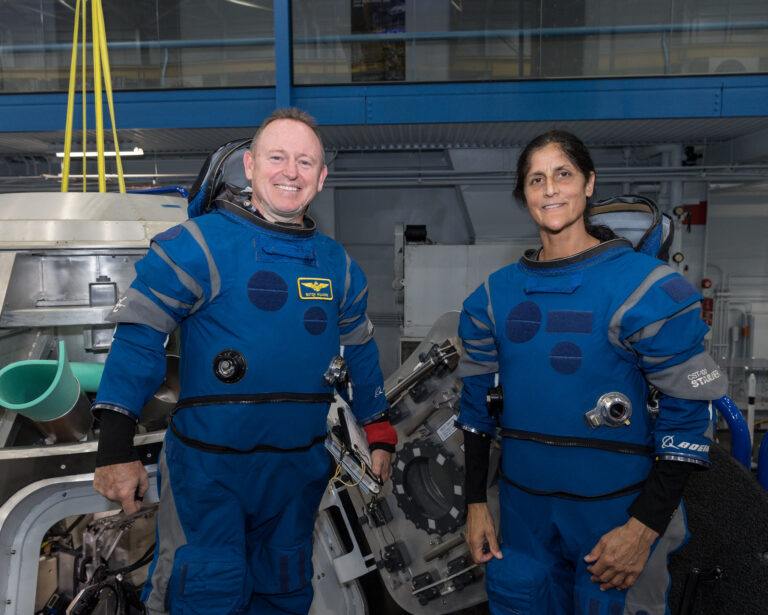 NASA, Starliner Astronotlarını SpaceX ile Geri Getirecek