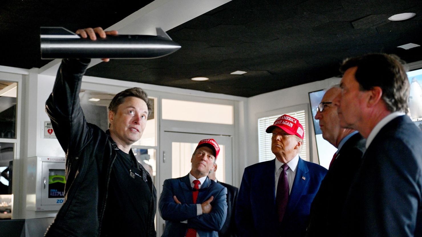 Trump-Elonmusk-SpaceX01