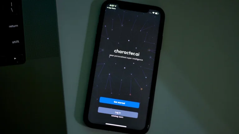 Character.AI, Çocukları Tehdit Etmekle Suçlanıyor: Aileler Dava Açtı!