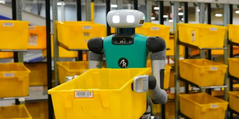Humanoid Robotlar, İnsan Depolarında Çalışmaya Başladı!