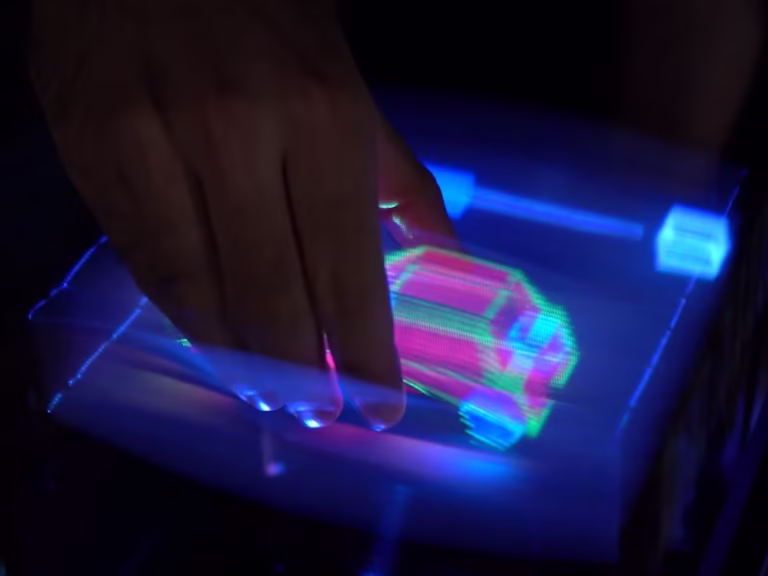 Dokunulabilen 3 Boyutlu  Hologram Gerçek Oluyor
