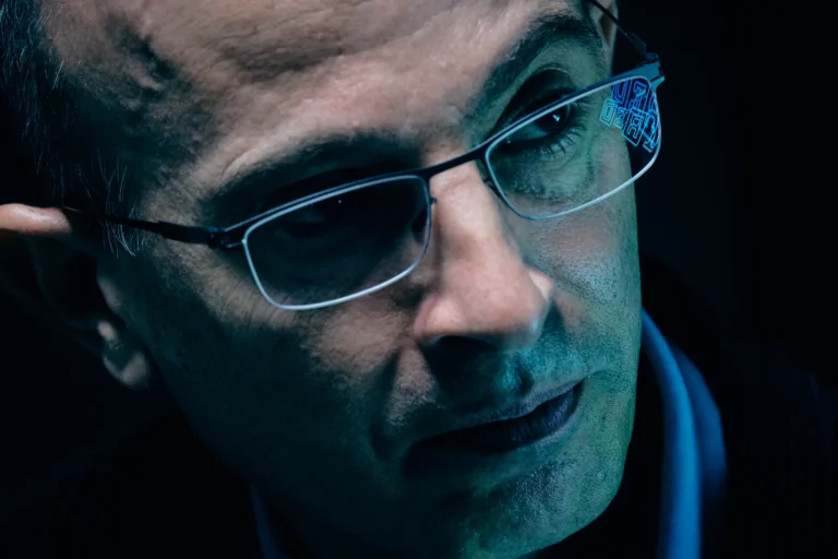 Harari: Yapay Zeka Tekno-Faşizm Tehlikesini Barındırıyor!