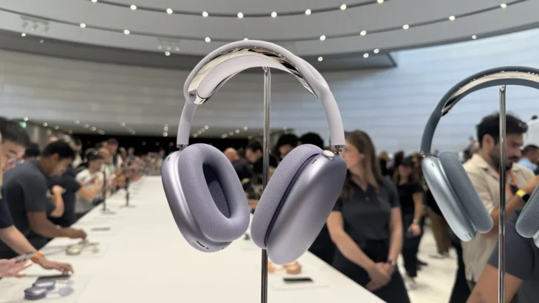 Apple, USB-C AirPods Max İçin Yeni Yazılım Güncellemesi Yayımlıyor!