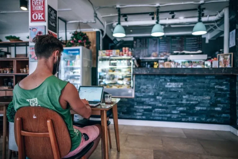 Digital Nomad (Dijital Göçebe) Olmak Nedir? – Bir Sırt Çantasıyla Dünya Turu
