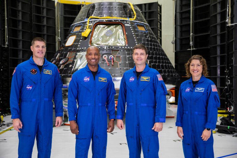 Ay’a Yolculuk İçin Geri Sayım Başladı: 54 Yıl Sonra İlk Kez Astronotlar Ay Yolculuğuna Çıkıyor