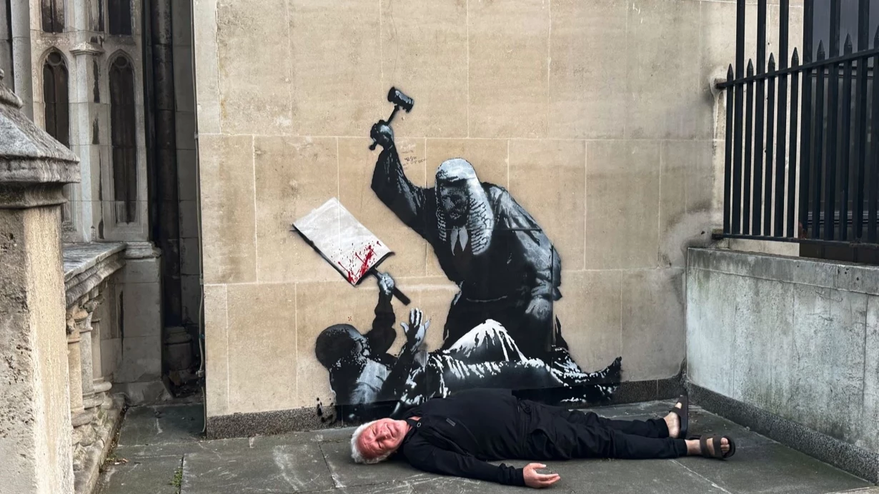 Banksy’nin Kimliği Tartışması: Anonimlik Sanatın Gücünü Mü Artırıyor?