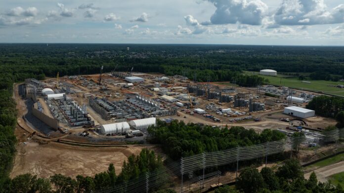 ABD'nin Mississippi eyaletine bağlı Southaven kentinde bulunan xAI'ye ait doğal gaz türbinleri, 30 Mayıs 2026 tarihinde havadan görüntülendi.