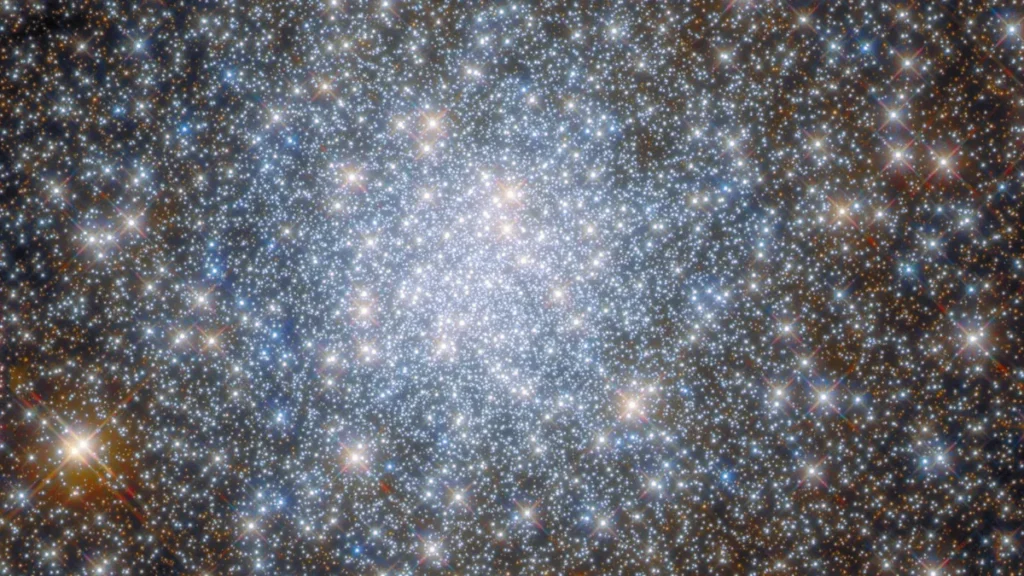 Hubble Uzay Teleskobu tarafından görüntülenen küresel yıldız kümesi NGC 6638.