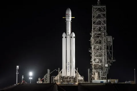 Falcon Heavy , uçan en yetenekli roketlerden biri.
