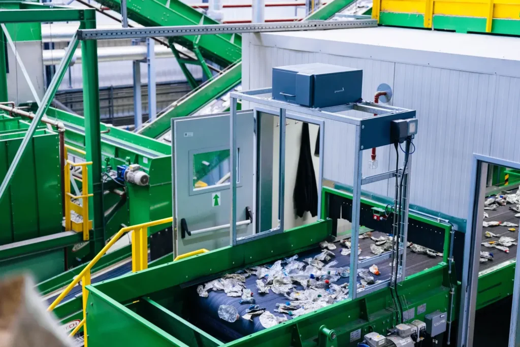 Greyparrot ve NextWaste, Fransız atık yönetim tesislerini en son yapay zeka teknolojisiyle dijitalleştirmek için güçlerini birleştirdi.