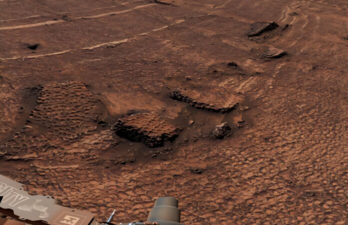 Mars Curiosity Mars Yüzeyinde Devasa Çokgenleri Keşfetti 
