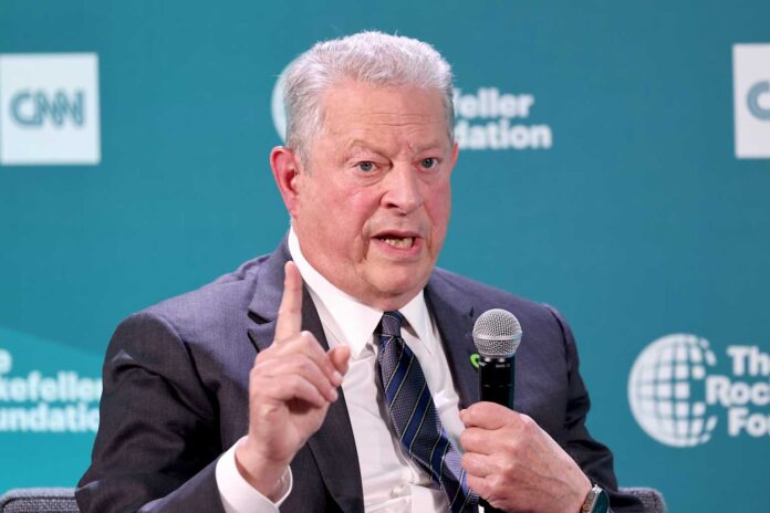 Al Gore, New York İklim Haftası'nda konuşurken (Görsel: Scientific American)
