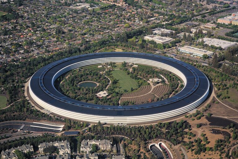 Apple’ın İlk Katlanabilir Telefonu iPhone Ultra’nın Tüm Detayları Sızdırıldı