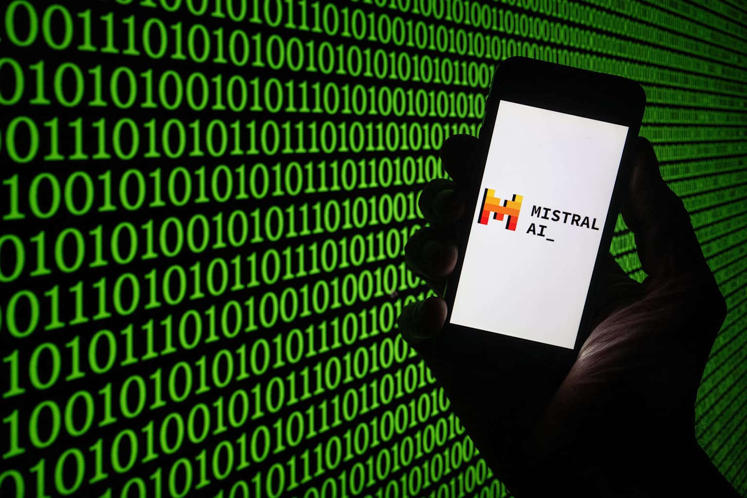 Mozilla ve Mistral AI, Firefox'un Akıllı Pencere yapay zeka asistanı için ortaklık kurdu.