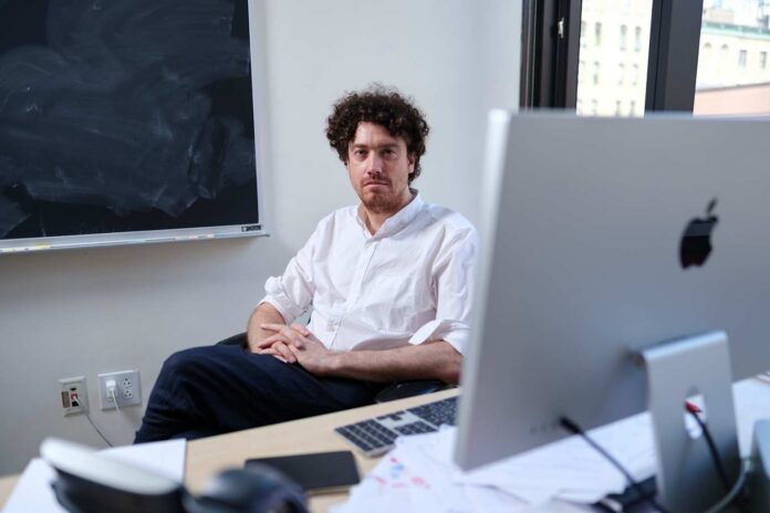 OpenAI'ın matematik iddiasıyla ilgili tartışmanın merkezinde yer alan matematikçi Tristan Buckmaster