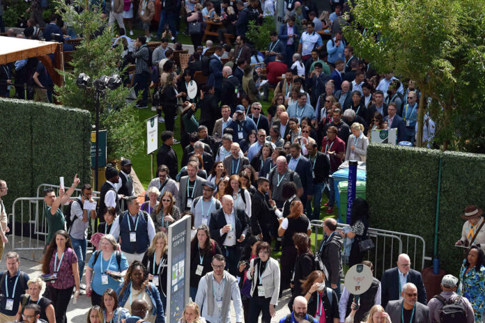 Dreamforce 2026 konferansı Moscone Center kalabalığı - Görsel: SFGate