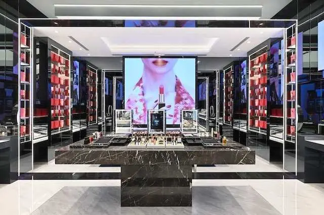 Estée Lauder, Bulut ve Yapay Zekâ Dönüşümü İçin Microsoft ile Ortaklık Kurdu