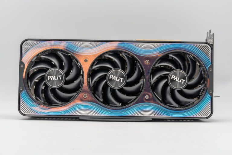 Nvidia: RTX 5090’ın Üretimi Durmadı, Ancak Arz Çok Kısıtlı