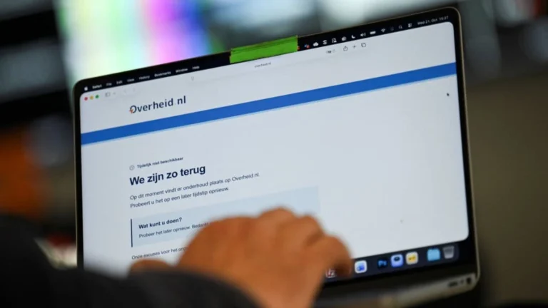 EFF’den Şirketlere Çağrı: Yapay Zekâ Açık Bulurken PHP Gibi Projelere Fon Verin