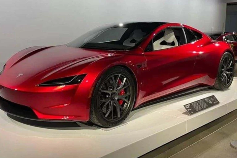 Tesla, Dokuz Yıllık Bekleyişin Ardından Yeni Roadster’ı Tanıttı